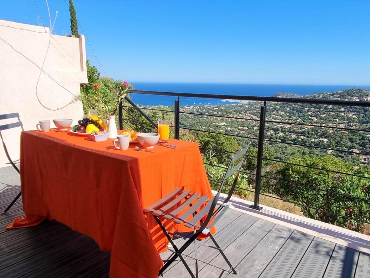 Holiday Home Les Terrasses De L'Eau Blanche-4 By Interhome Cavalaire-sur-Mer Exterior photo